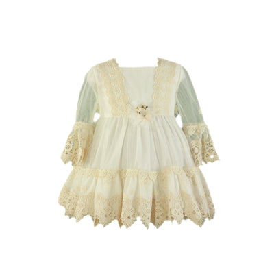 VESTIDO PARA NIÑA COLOR BEIGE CON DETALLES DE ENCAJE