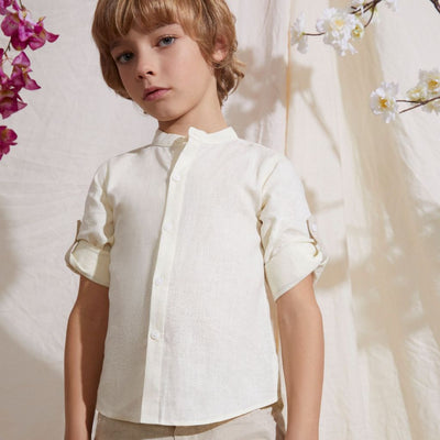 CAMISA DE VESTIR CON CUELLO MAO, MANGA LARGA, EN TEJIDO DE LINO