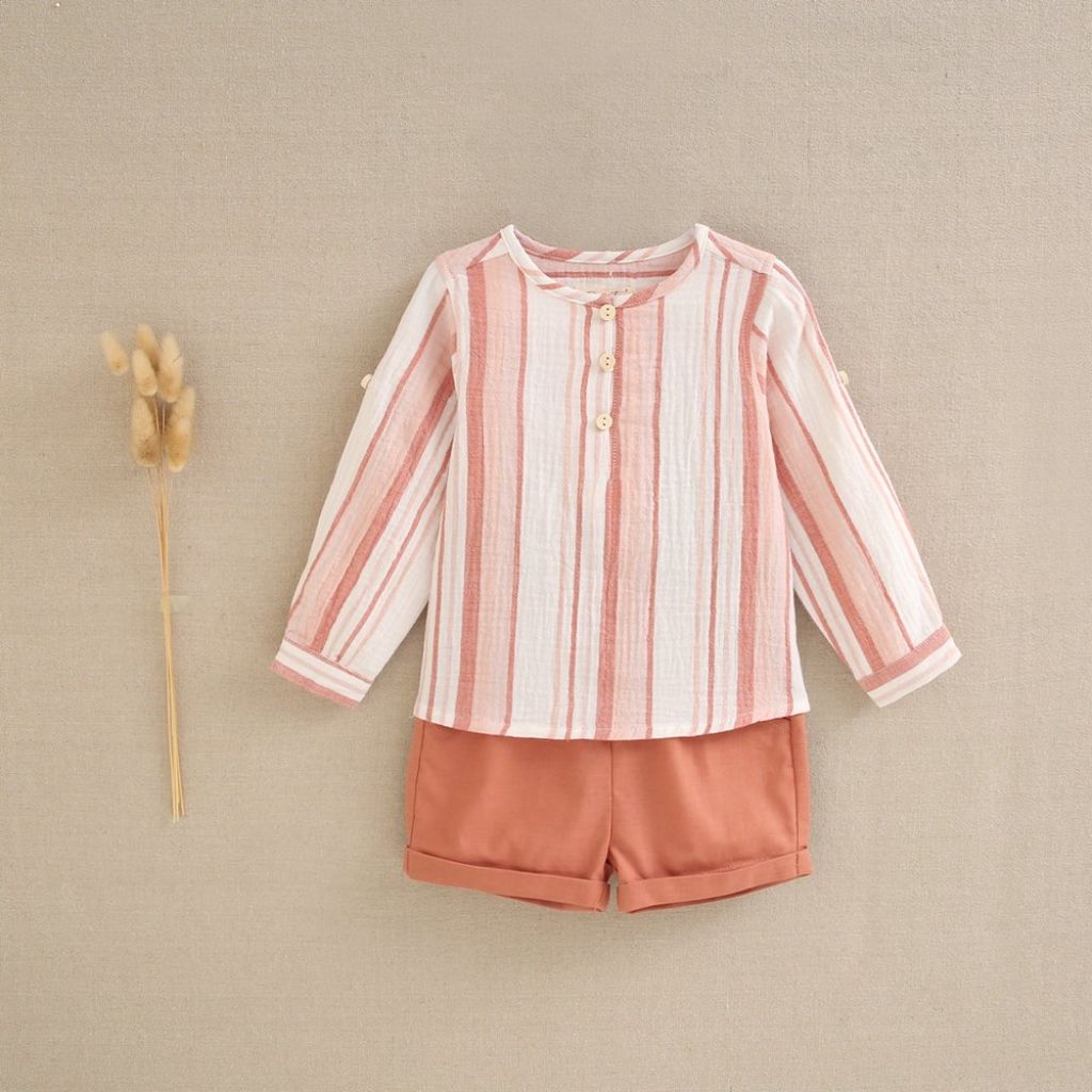CONJUNTO DE BEBÉ NIÑO EN RAYAS TONOS CORALES