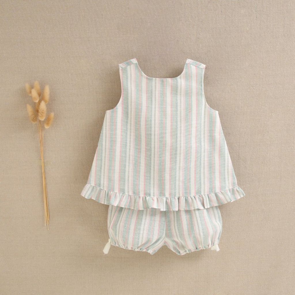 JESUSITO BEBÉ NIÑA DE RAYAS VERDES Y ROSAS