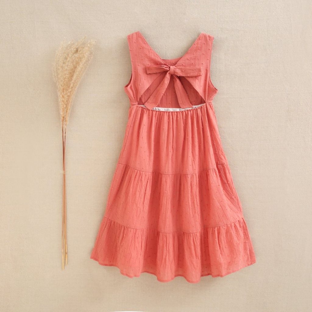 VESTIDO DE CHICA COLOR CORAL ANUDADO EN LA ESPALDA - Menta Moda Infantil
