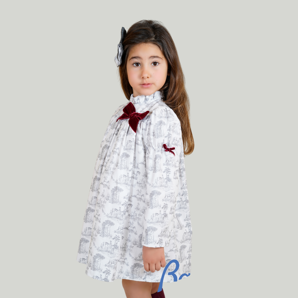 VESTIDO BLANCO CON ESTAMPADO DE CABALLOS PARA NIÑA