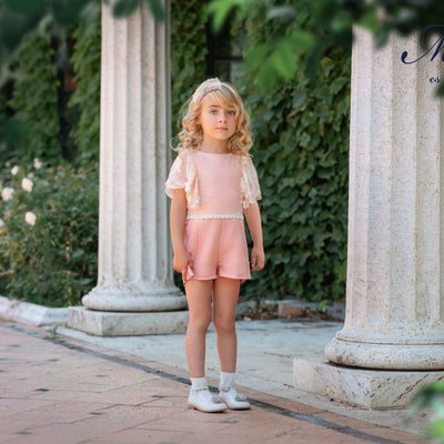 MONO PARA NIÑA SALMON CLARO CON DETALLE DE ENCAJE