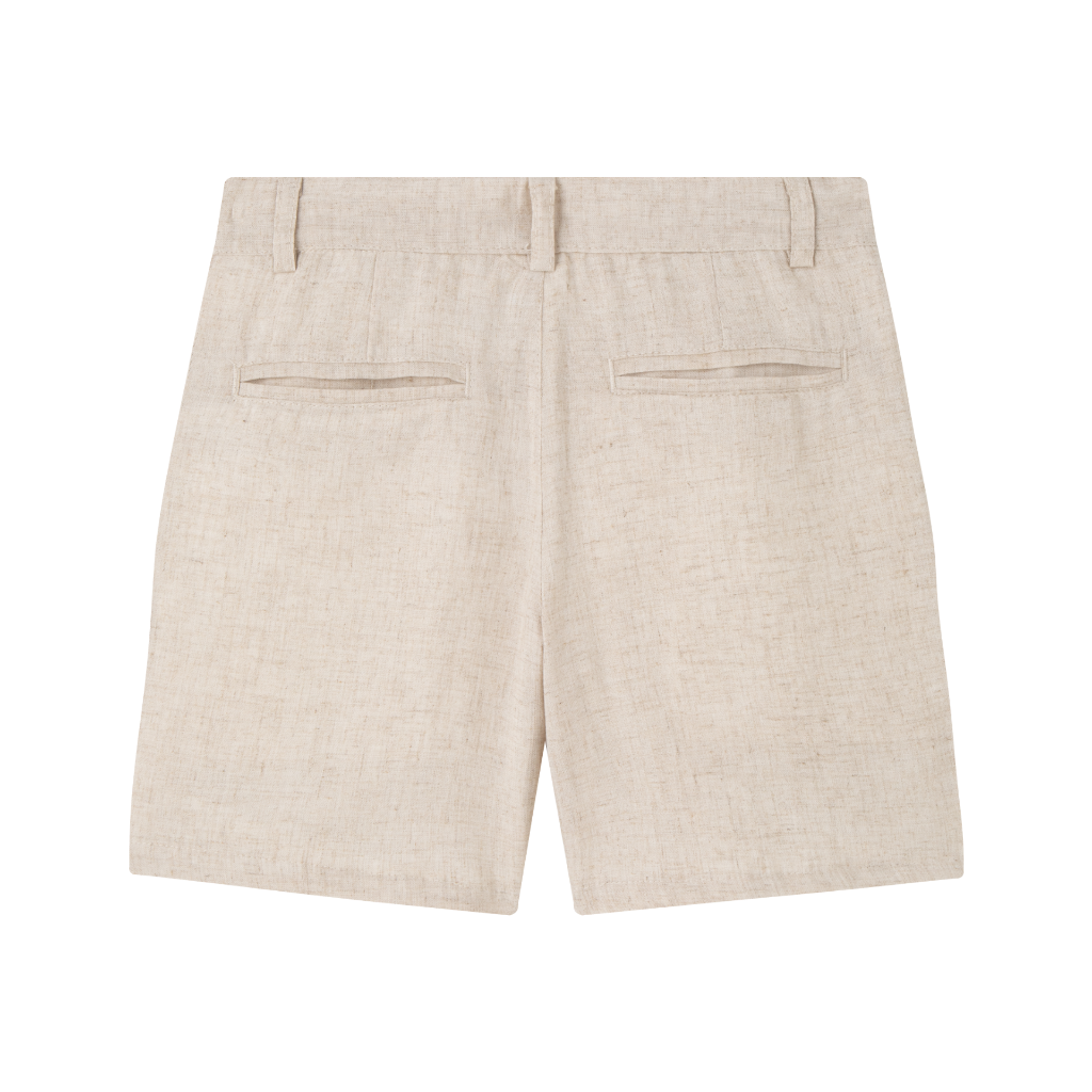 BERMUDA DE VESTIR CON BOLSILLOS LATERALES. CINTURILLA AJUSTABLE