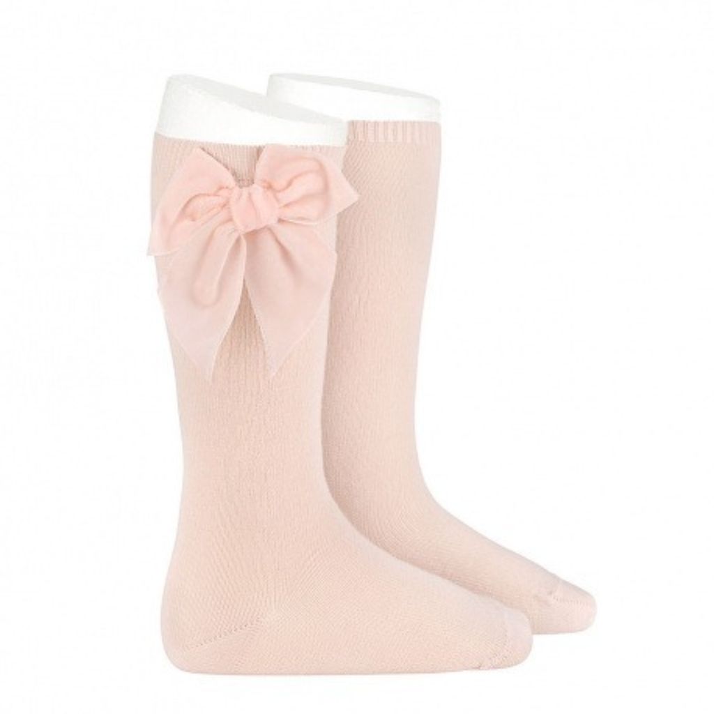 CALCETINES ALTOS PUNTO LISO CON LAZO DE TERCIOPELO NUDE - Menta Moda Infantil
