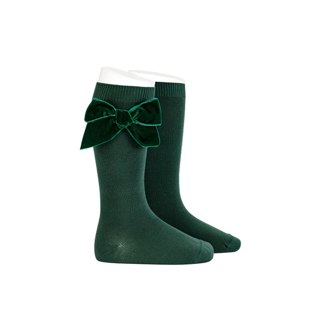CALCETINES ALTOS PUNTO LISO CON LAZO DE TERCIOPELO VERDE PINO - Menta Moda Infantil